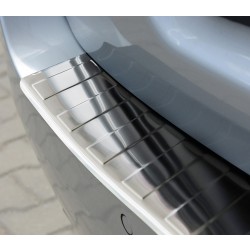 NEREZ Kryt prahu zadních dveří BMW 5 F11 touring