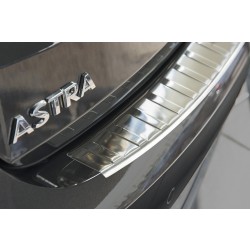 NEREZ Kryt prahu zadních dveří Opel ASTRA K