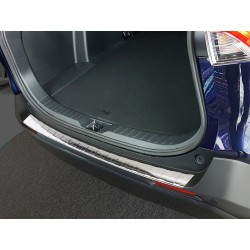 NEREZ Kryt prahu zadních dveří Toyota RAV4 V