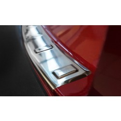 NEREZ Kryt prahu zadních dveří Mazda CX-30