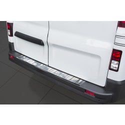 NEREZ Kryt prahu zadních dveří Renault TRAFIC
