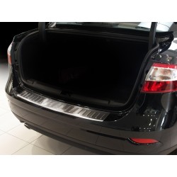 NEREZ Kryt prahu zadních dveří Renault FLUENCE Sedan