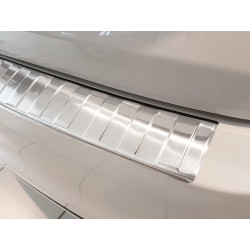 NEREZ Kryt prahu zadních dveří Fiat 500