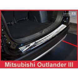 NEREZ Kryt prahu zadních dveří Mitsubishi Outlander III - leštěný
