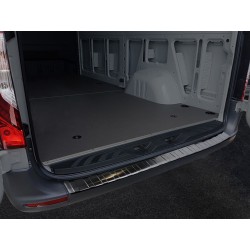 NEREZ Kryt prahu zadních dveří Mercedes Sprinter III