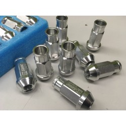 Odlehčené matice kol - D1 Racing Spec stříbrné dlouhé 12x1.50