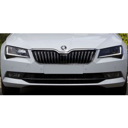 Škoda Superb III - kryt radaru do masky GLOSSY BLACK / CHROME