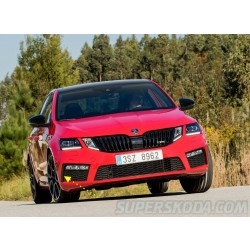 Škoda Octavia III RS facelift  - pravá lišta kolem mlhovky