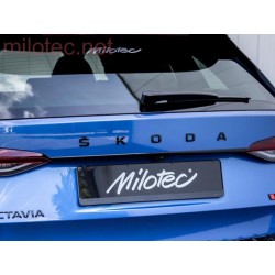 Škoda Octavia IV sedan/ combi i RS 19- - lišta nad zadní SPZ, černý lesk