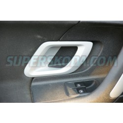 Škoda Fabia II 07-12 - vnitřní kliky dveří ALU look
