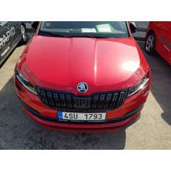 Škoda Karoq - mračítka SPORTIVE v originál Škoda barvě VELVET RED (F3P)