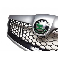 Škoda Octavia II Facelift 09-13 - sportovní maska chladiče RS design BRILLIANT SILVER (A7W)vč. znaku