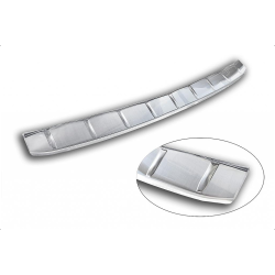 Profilovaný nerez kryt prahu pátých dveří pro Mitsubishi Outlander IV, od r.v. 2025 ->