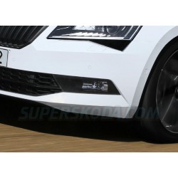 Škoda Superb III - levá mlhovka černá SPORT LINE