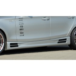 Rieger boční práh mont. strana levá pro BMW řada 1 E87 4-dvéř., sedan vč. faceliftu, r.v. 04/07-08/11, 09/04-03/07, plast ABS bez povrchové úpravy, s prolisem, s prolisem a dvěma výřezy